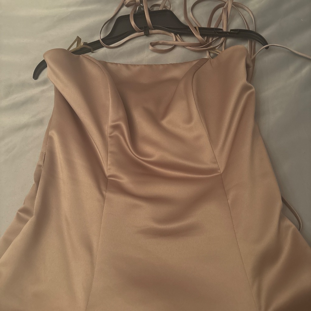 Formal dress - Picture 2 of 4